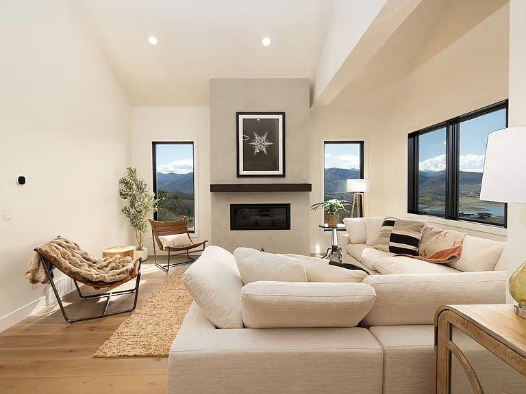 1285 Lasso Trl — Photo 13