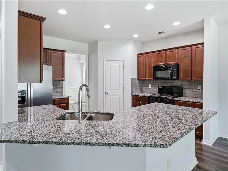 4960 Ducote Trl — Photo 3