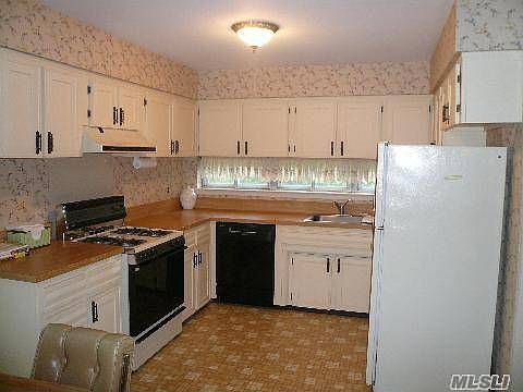 4th image of 33 Bowman Ln