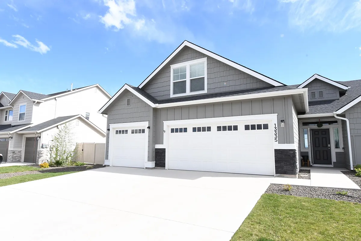 Driveway - 13335 Atlas St