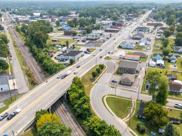 10 Hicks St, North Vernon, IN 47265