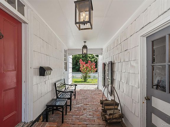 3rd image of 211 Berry Hill Road