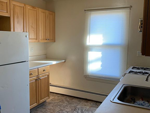 2nd image of 388 Belleville Ave