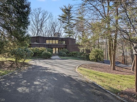 2nd image of 115 Hill Hollow Rd