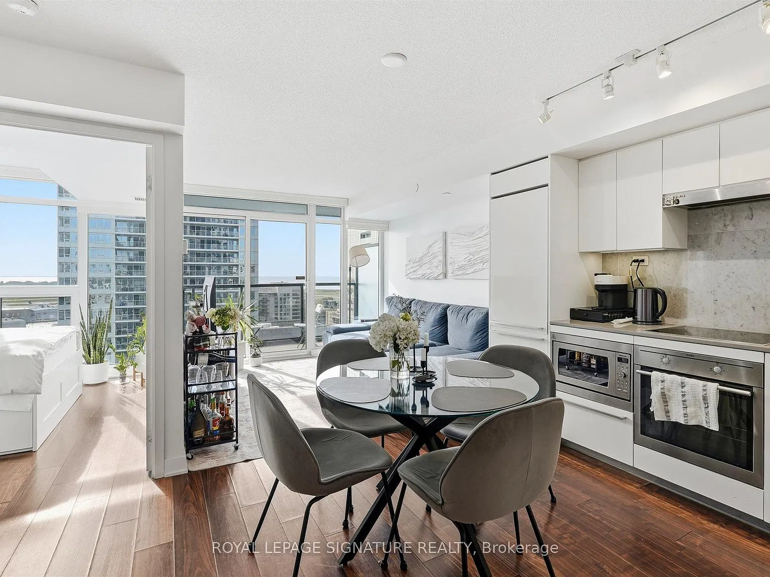 2 bed, $2,550 — Photo 1