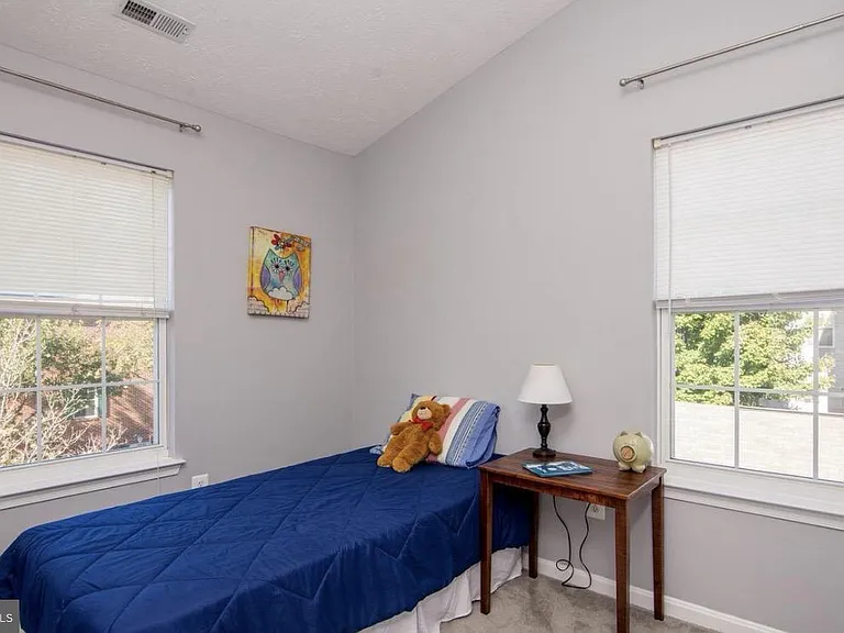 8800 Community Square Ln — Photo 12