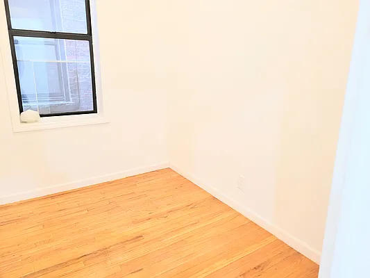 Rented by Virtual Real Estate | media 10