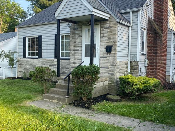 57 Edgewater Dr