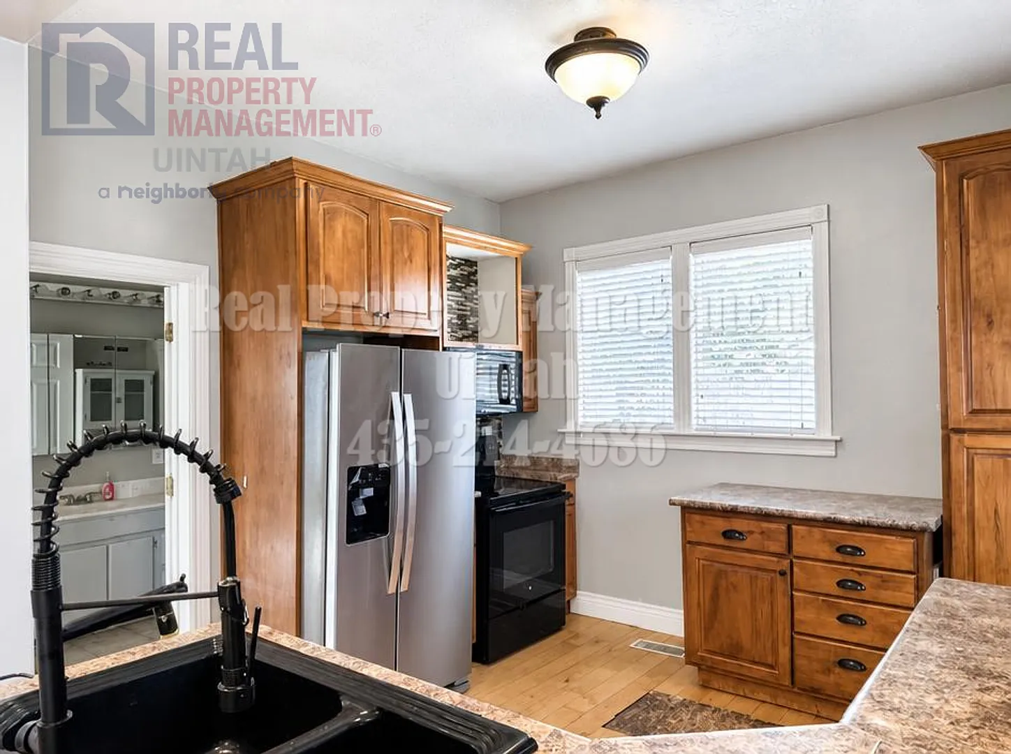 Cozy 4 Bedroom 2 Bathroom Home Being Remodeled — Photo 3