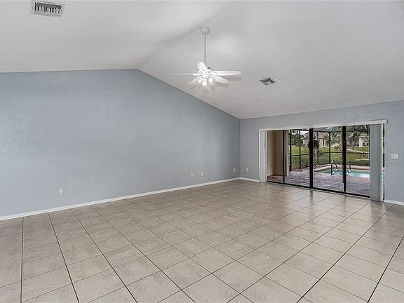 3rd image of 1374 Aken St
