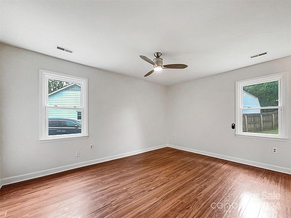 5th image of 7501 Walnut Wood Dr
