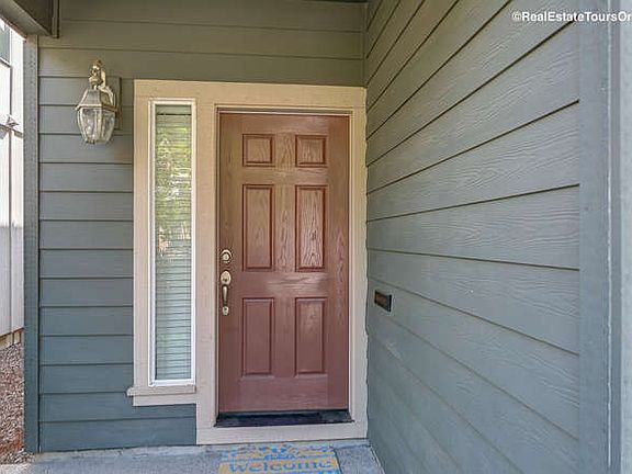 4th image of 3468 SE Pinewood Ave