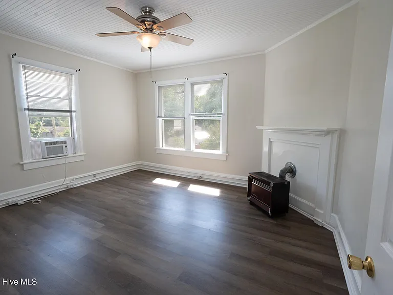 1821 Spencer Ave #B — Photo 9