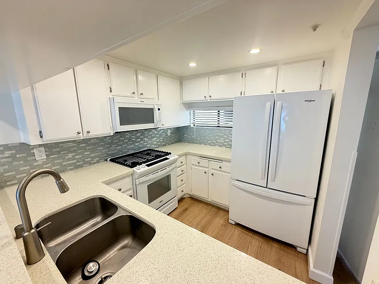 550 Orange Ave #328 — Photo 6