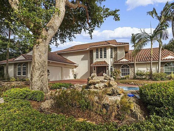 3rd image of 3232 Embassy Drive