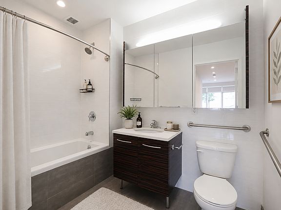 4th image of 93 Kingsland Ave APT 1F