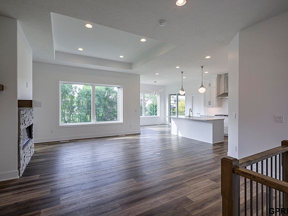 5th image of 19275 Larimore Cir