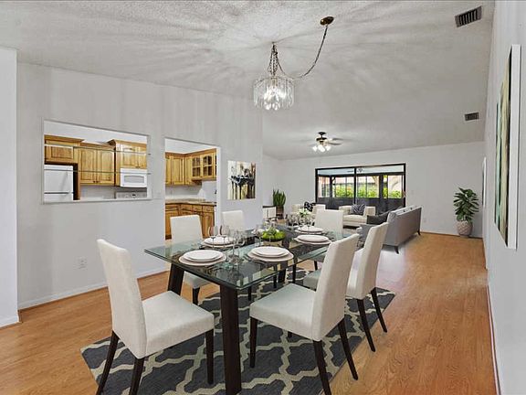4th image of 2 Rogart Cir