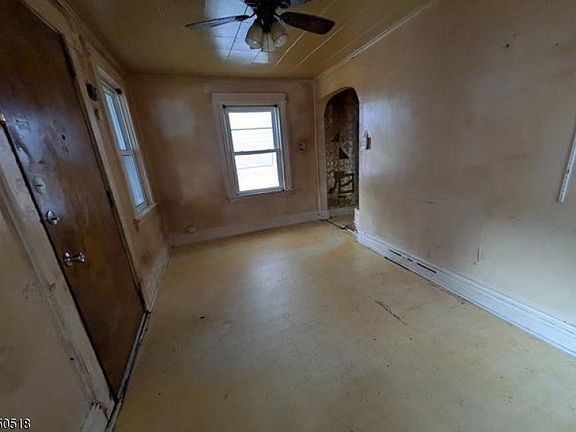 2nd image of 376 Myrtle Ave
