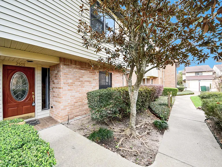 2588 Bering Dr — Photo 37