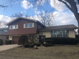 1214 W Glenn Ln, Mount Prospect, IL