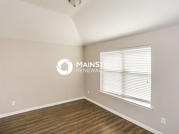 3rd image of 3305 Overstreet Ln