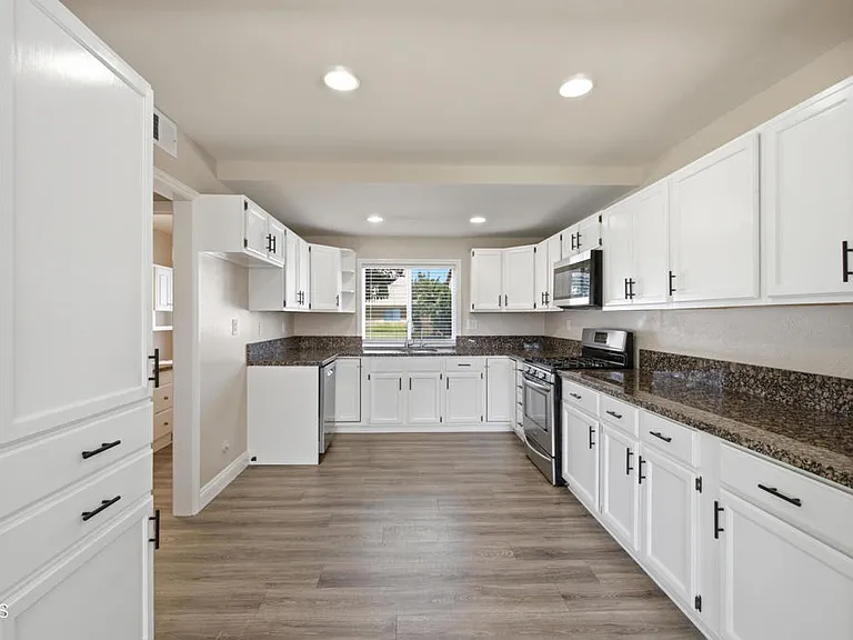 1286 Fuller Ave — Photo 9