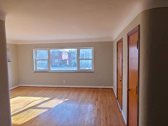 3rd image of 5875 Nottingham Ave #2E