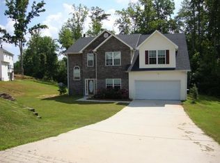 7045 Magnolia Ln, Fairburn, GA 30213