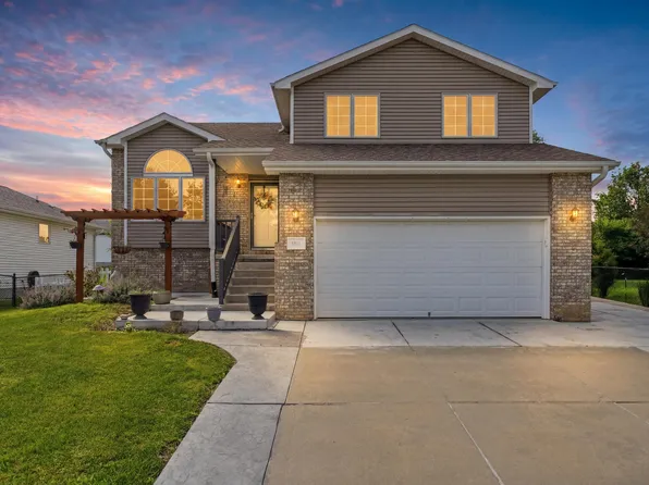 8951 Prairie Village Dr, Lincoln, NE 68507