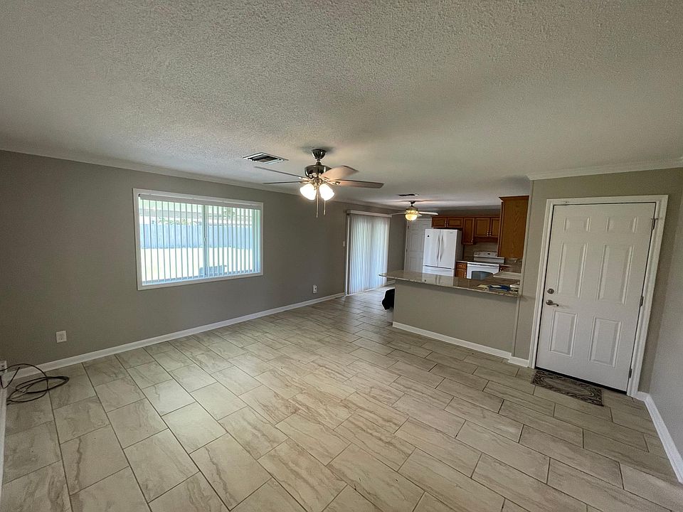 Den Looking into Kitchen