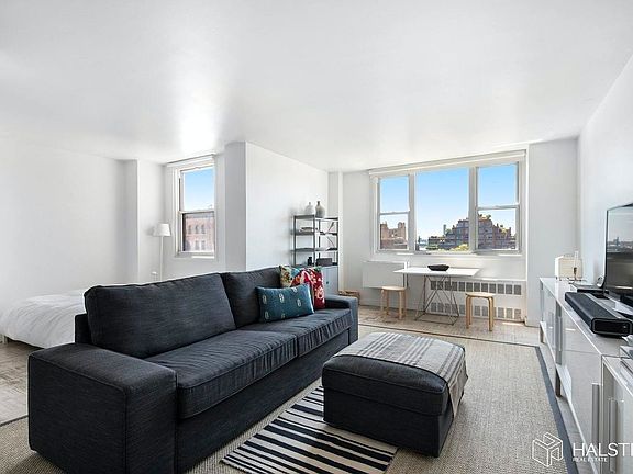 3rd image of 61 Jane St #9LM