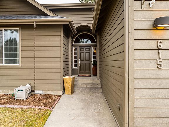 5th image of 615 SE Airpark Dr