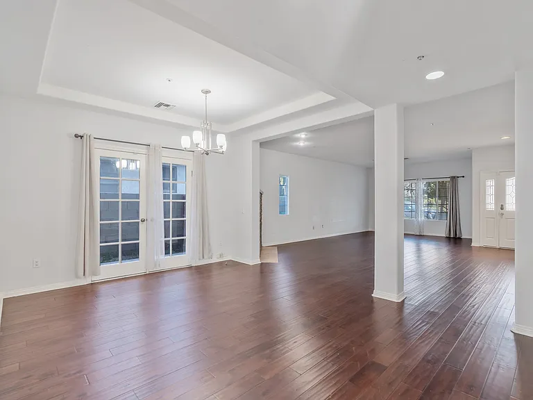3911 Prospect Ave — Photo 8