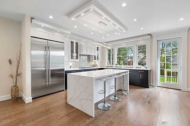 70 Columbus Dr — Photo 5