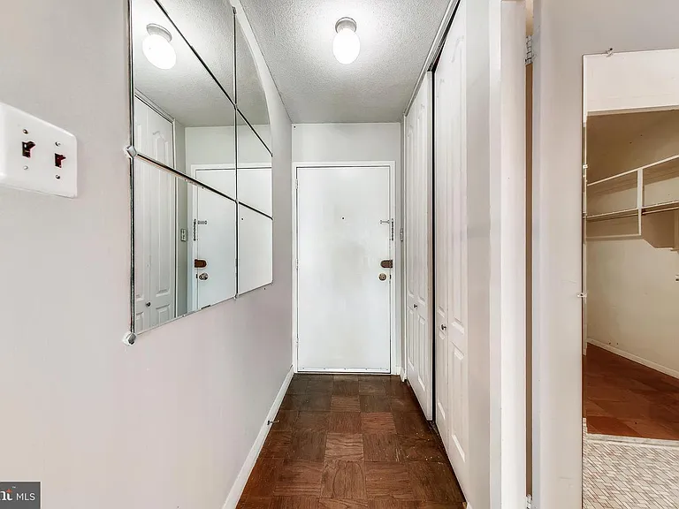 2201 L St NW #617 — Photo 25