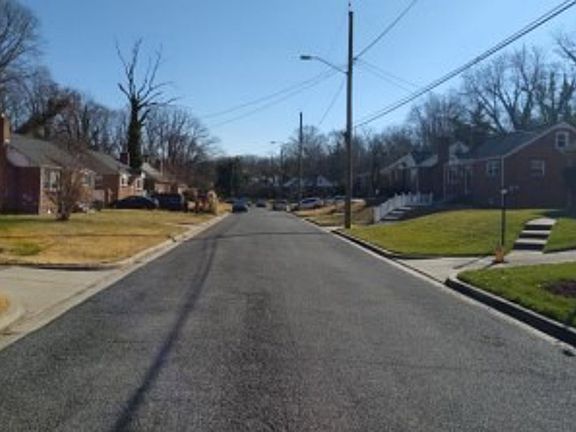 Exterior Neighborhood (street photo)