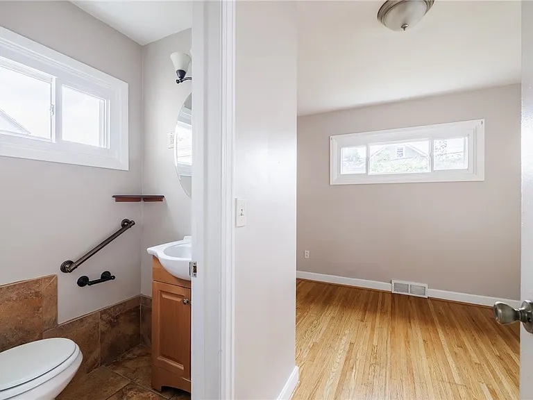 1619 South Ave — Photo 18