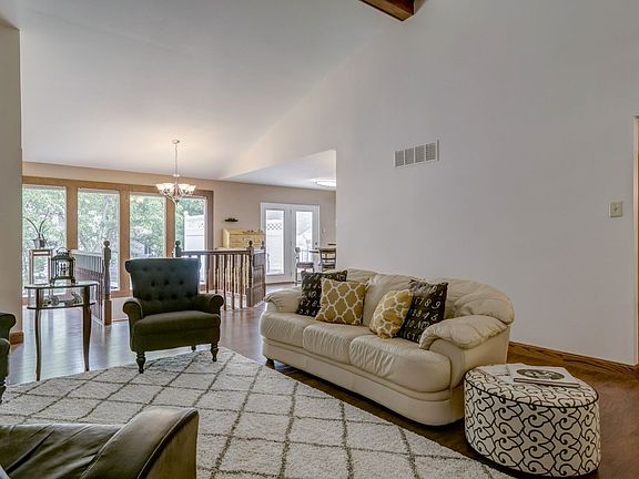 4th image of 644 McBride Pointe Dr