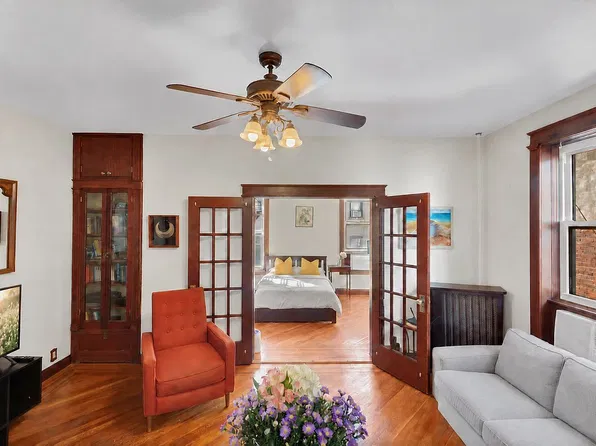 546 40th St APT J, Brooklyn, NY 11232