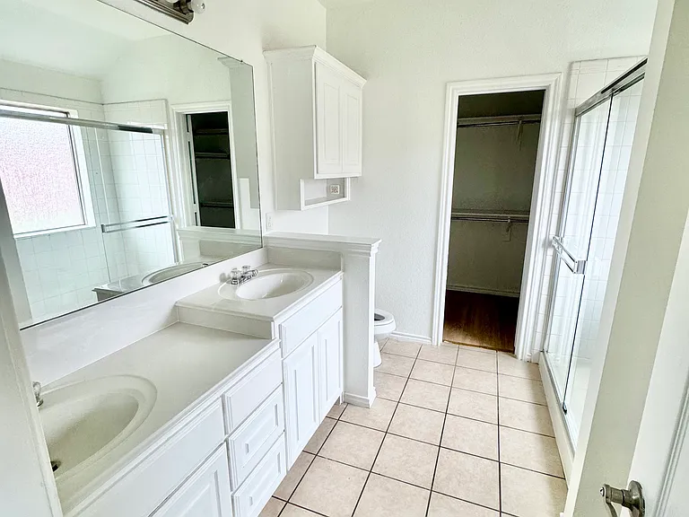 2101 Woodhaven Dr — Photo 10