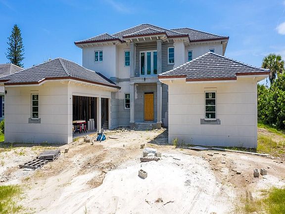 3rd image of 518 Tulip Ln