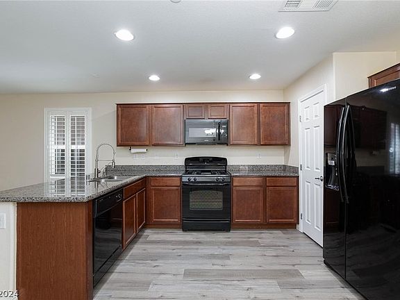 5th image of 229 Caraway Bluffs Pl