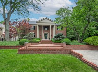 1656 Richmond Rd, Lexington, KY 40502