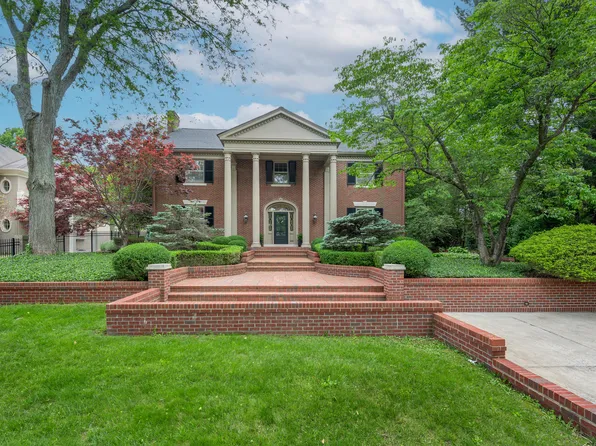 1656 Richmond Rd, Lexington, KY 40502