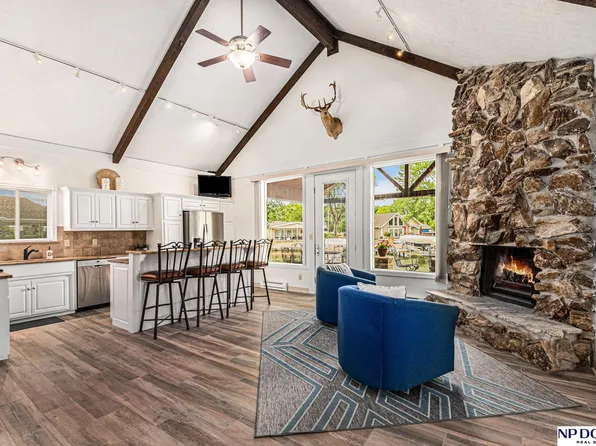 S 43 Poehling Ln, Fremont, NE 68025