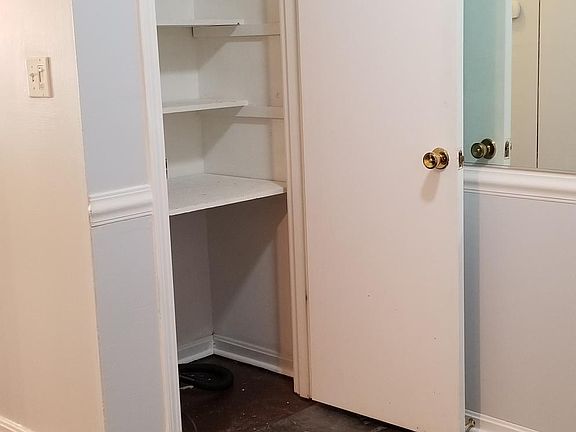 4th image of 2129 Sherwood Ave