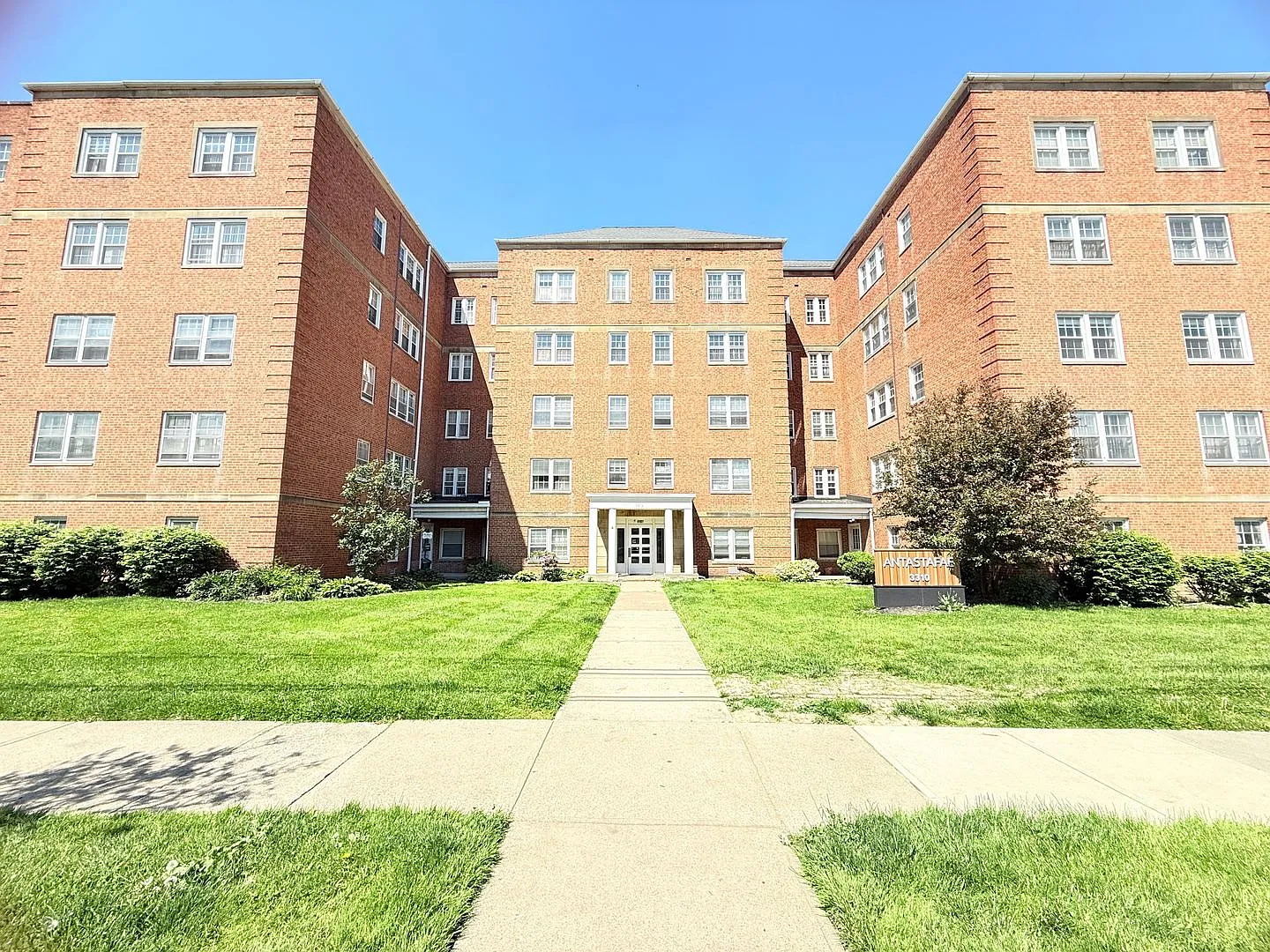 Marchmont Terrace Apartments — Photo 2