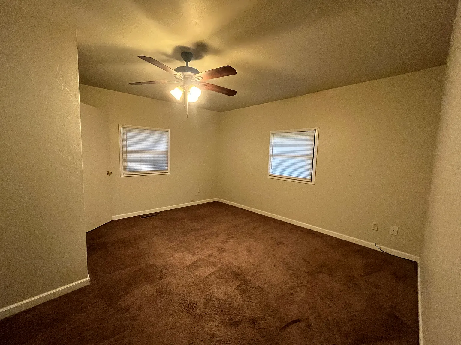 3 bed, 1266 sqft, $900 — Photo 2