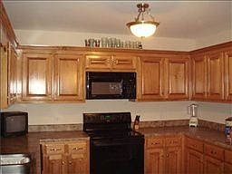 2nd image of 214 Brooklyn Cir